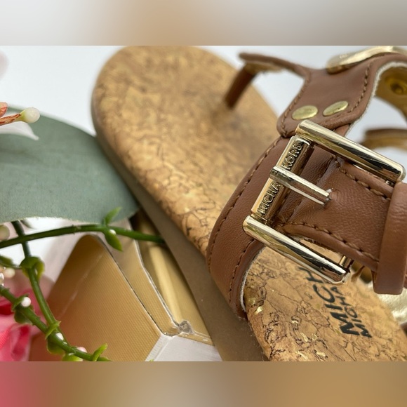 Michael Kors Girl’s Gold Tone Logo Plate Thong Sandals - Picture 6 of 12